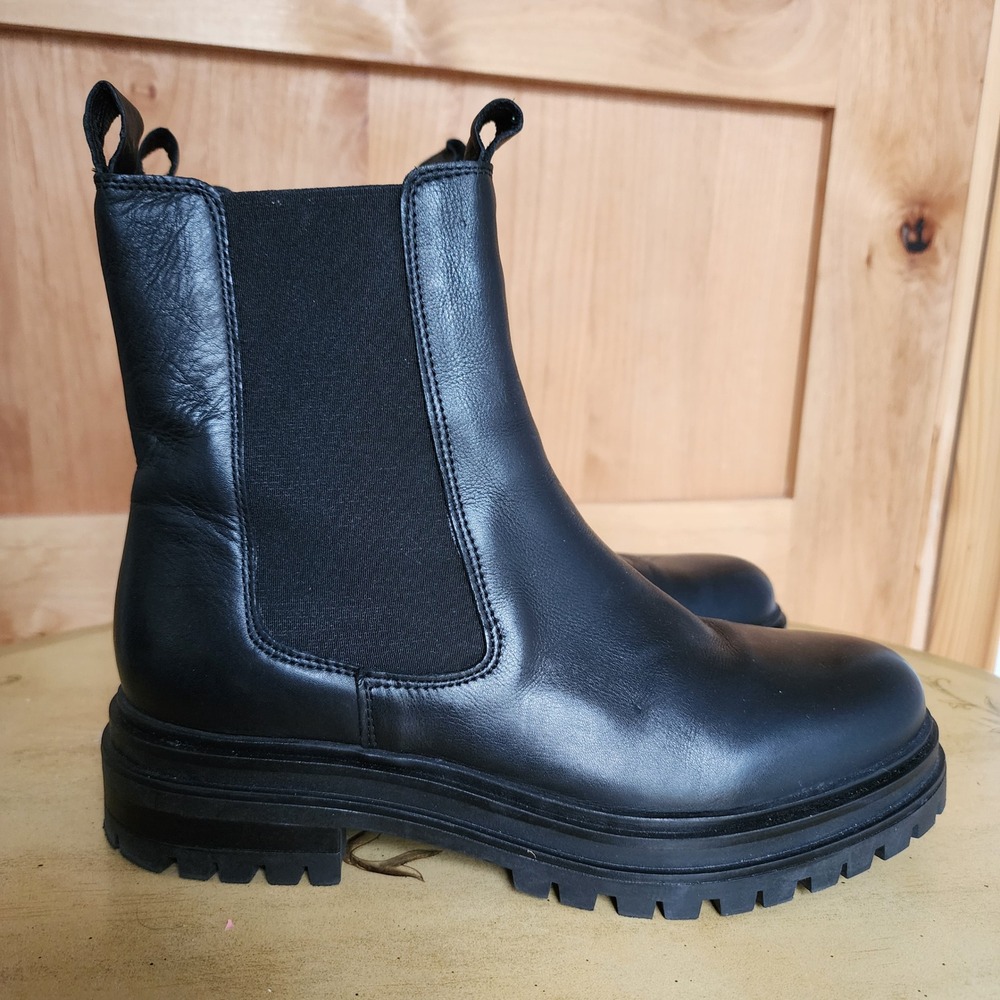 Miz Mooz EU 40 US 9 to 9.5 Black Leather Chelsea Combat Boots Lug Sole Moto